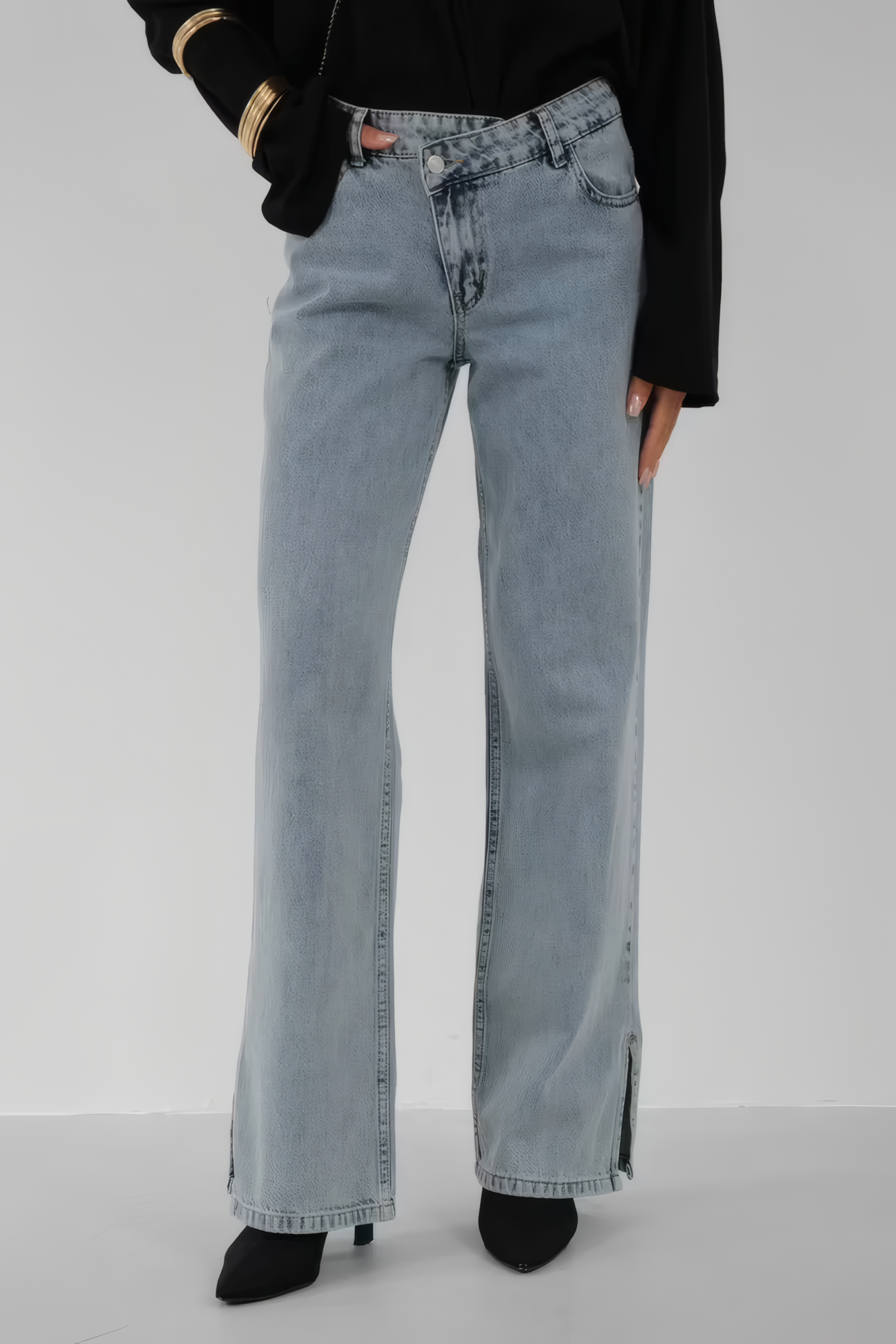 LORI JEANS