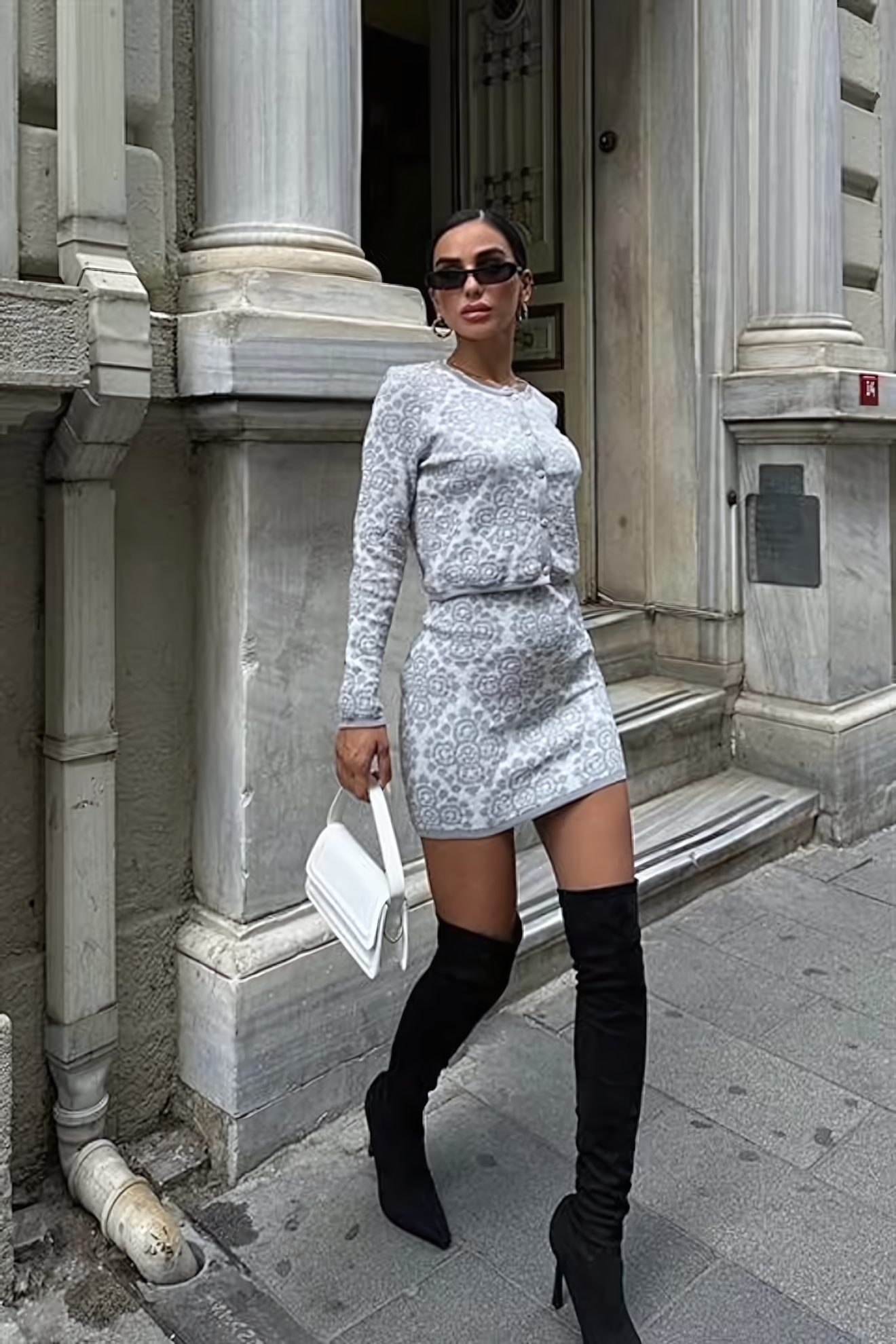 NATASHA STRICKANZUG MIT ROCK